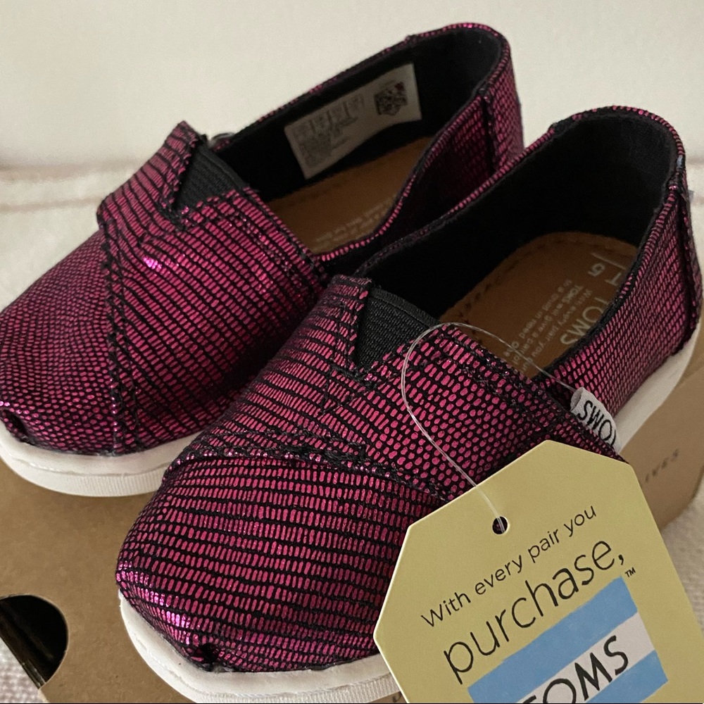 NEW tom’s shoes